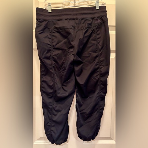 The North Face Women’s Capri Joggers Size Medium - Picture 3 of 12